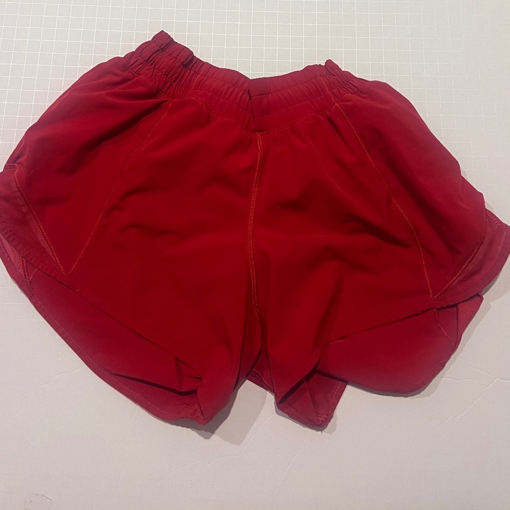 Lululemon - Size 4 - Track That - High Rise - 3 Inch